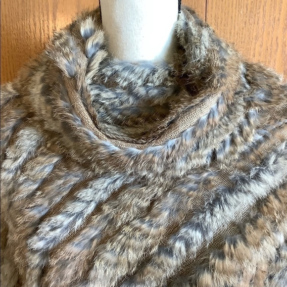 Gaby el Eden Rabbit Fur Poncho Sz-L/XL - Picture 3 of 7